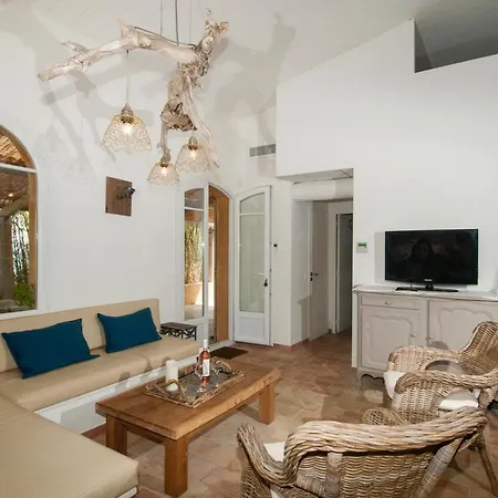 빌라 La Bouillabaisse Sleeps 4 Pool Air Con Wifi